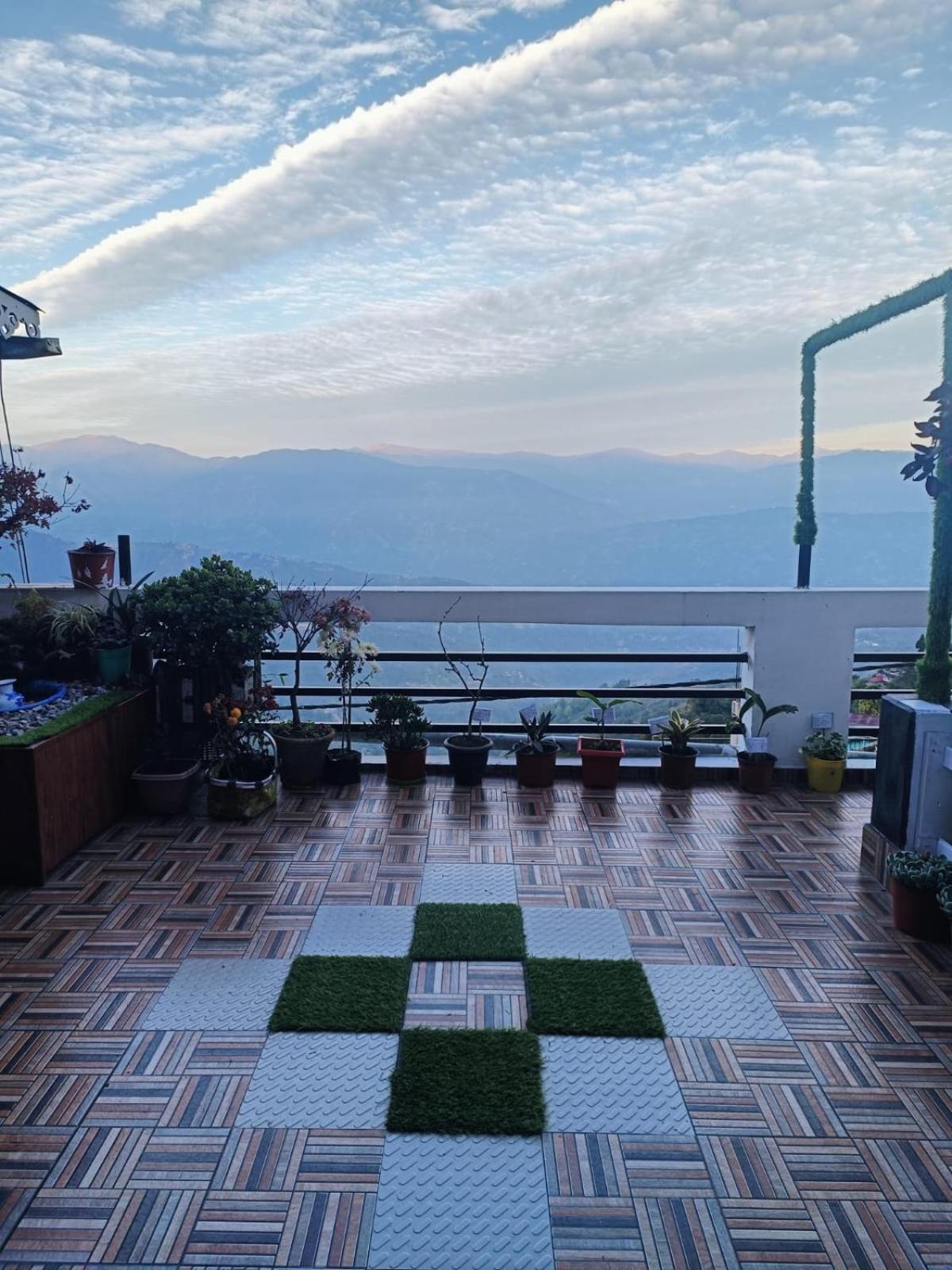 The Sunset Nest Offbeat Homestay Дарджилинг Екстериор снимка